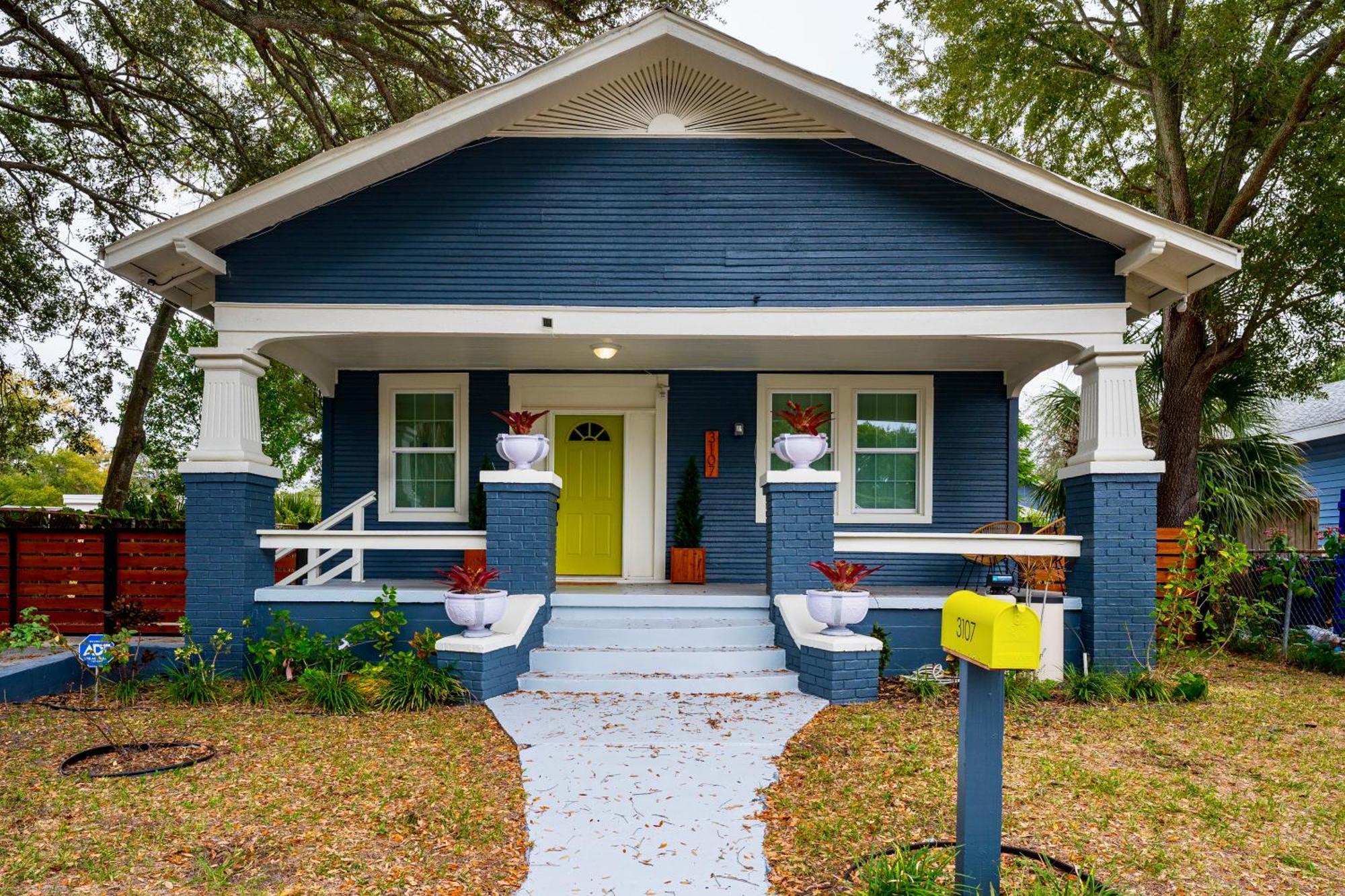The Green Door In Ybor 坦帕 外观 照片